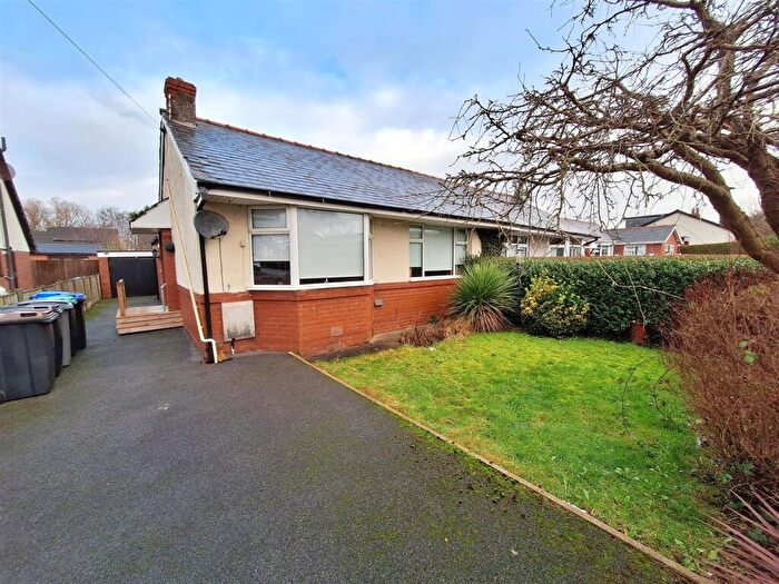 2 Bedroom Semi-Detached Bungalow For Sale In Westfield Avenue, Blackpool, FY3