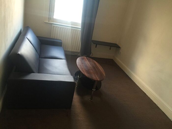 2 Bedroom Terraced House To Rent In Hammersmith Road, London, W14