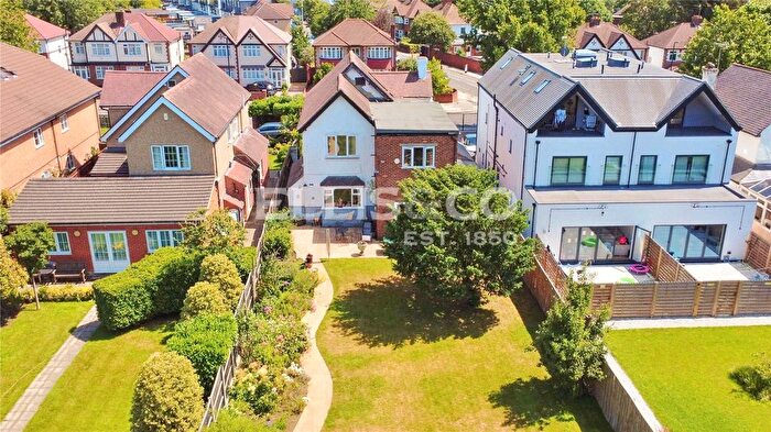4 Bedroom Detached House For Sale In Oldfield Lane North, Greenford, UB6