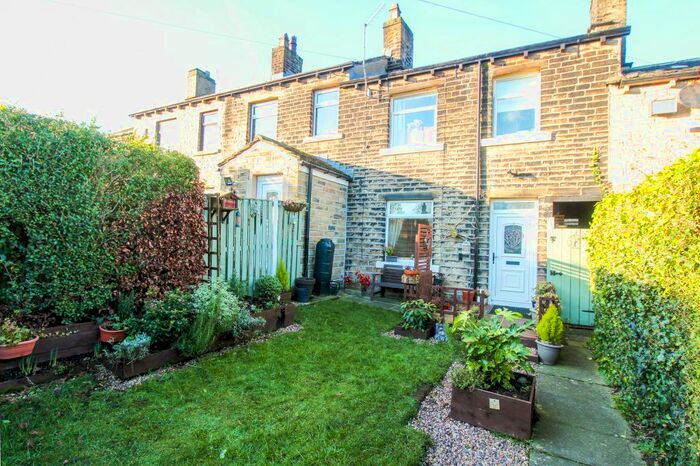 2 Bedroom Terraced House To Rent In Dryclough Road, Crosland Moor, Huddersfield HD4