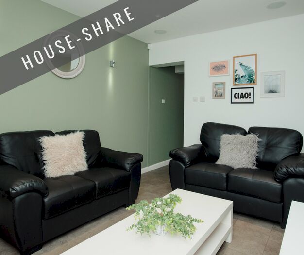 5 Bedroom House To Rent In Boughey Road, ST4