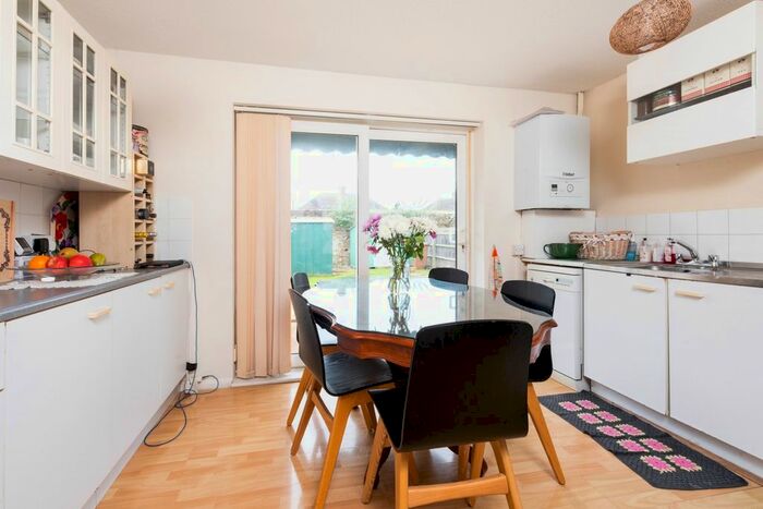 2 Bedroom Semi-Detached House To Rent In Hunter Close, Oxford, OX4