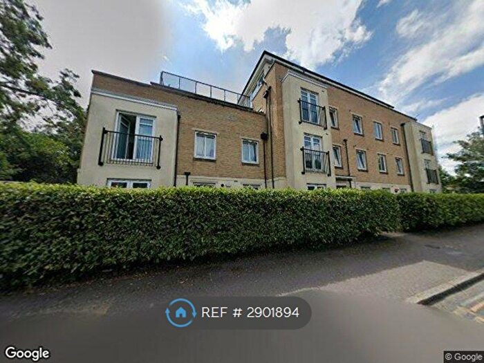 2 Bedroom Flat To Rent In Hippisley Court, Isleworth, TW7