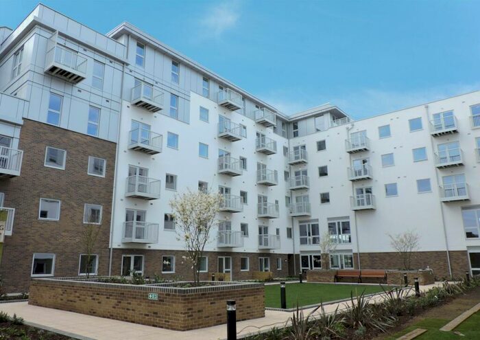 1 Bedroom Apartment To Rent In Station View, Town Centre, GU1