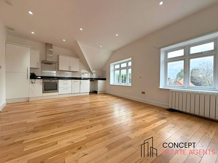 2 Bedroom Flat To Rent In Harris Court, Kingston Road, Surrey, KT19