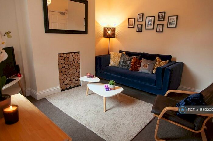 4 Bedroom End Of Terrace House To Rent In Emmanuel Street, Preston, PR1