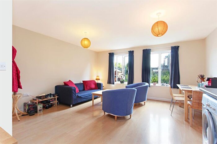 2 Bedroom Flat To Rent In Latvia Court, Stunning Bedroom, SE17