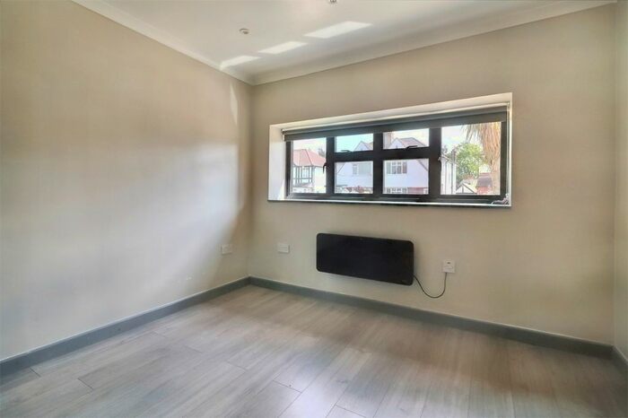 3 Bedroom Flat To Rent In Dorchester Way, Harrow, HA3