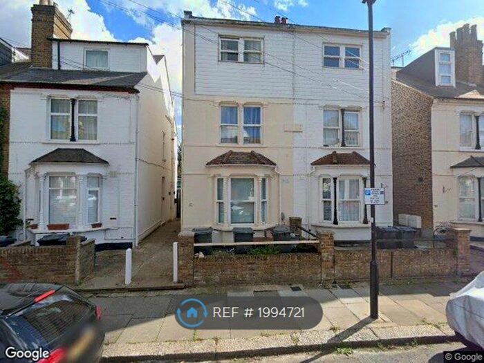 Studio To Rent In Whitestile Road, Brentford, TW8