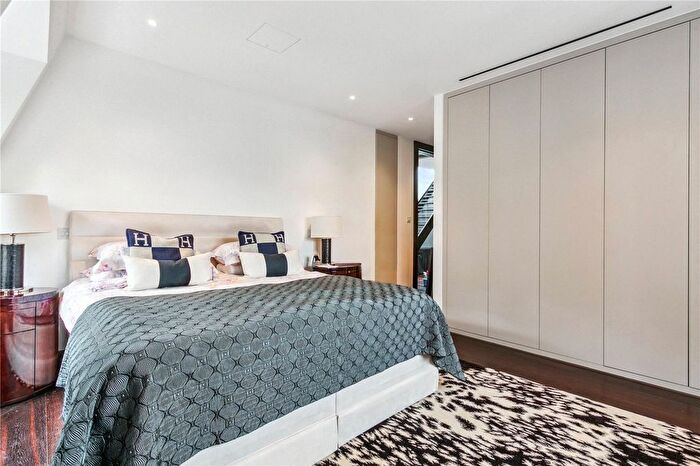 3 Bedroom Flat To Rent In Logan House, Logan Place, W8