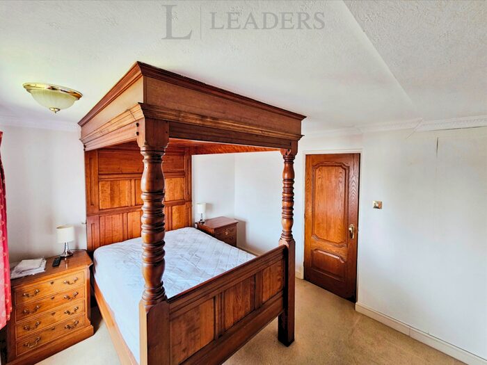 2 Bedroom Flat To Rent In Field House, Priory Road, CV8