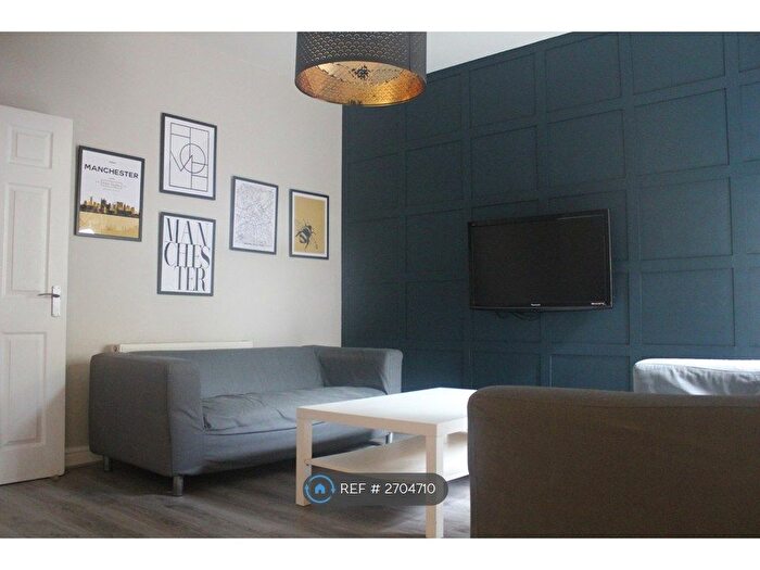 8 Bedroom Terraced House To Rent In Fairbank Avenue, Manchester, M14