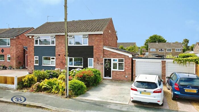 2 Bedroom Semi-Detached House For Sale In Walgrave Close, Congleton, CW12
