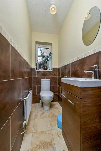 4 Bedroom Detached House For Sale In Thurston Drive, Kettering, NN15