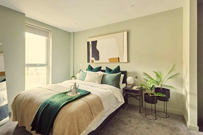 2 Bedroom Flat To Rent In Mustard Wharf At Tower Works, Heritage Collection, LS11