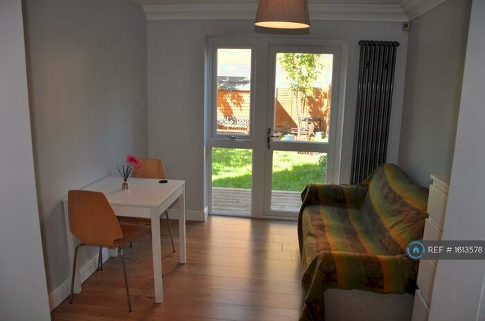 1 Bedroom Maisonette To Rent In Boxmoor, Hemel Hempstead, HP1