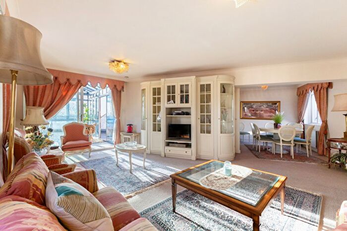 5 Bedroom Penthouse For Sale In Lancaster Terrace, Bayswater, W2