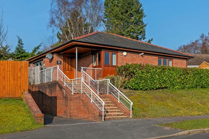 2 Bedroom Detached Bungalow To Rent In Goring Field, Winchester, SO22