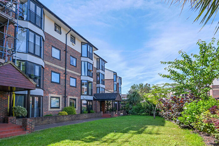 2 Bedroom Flat For Sale In Barnfield Place, Isle Of Dogs, London, E14