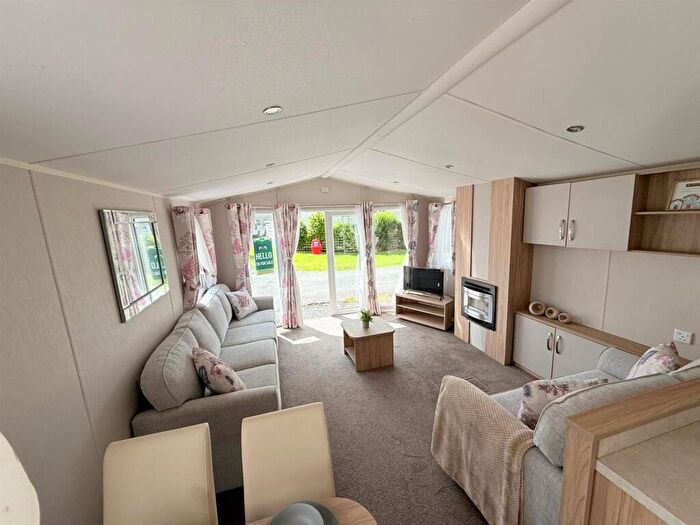2 Bedroom Mobile Home For Sale In Springfield Holiday Park, Tedburn St Mary, Exeter, Devon, EX6