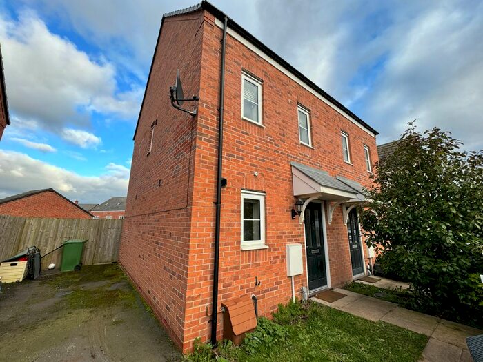 3 Bedroom Semi-Detached House To Rent In Bronte Drive, Newport, Telford, TF10