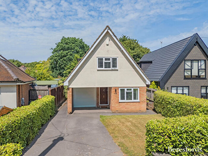 3 Bedroom Detached House For Sale In Coxtie Green Road, Brentwood, CM14