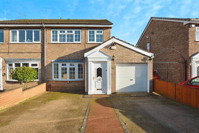 3 Bedroom Semi Detached House For Sale In Goodwood, Scunthorpe, DN17