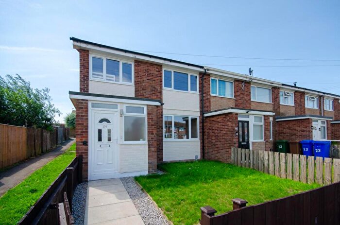 3 Bedroom End Of Terrace House For Sale In Whitethorne Avenue, Withernsea, HU19