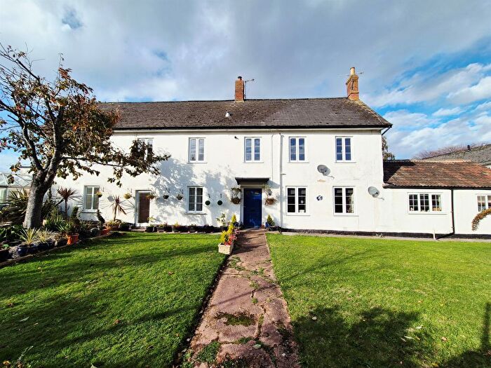 1 Bedroom Flat For Sale In Long Street, Williton, Taunton, TA4