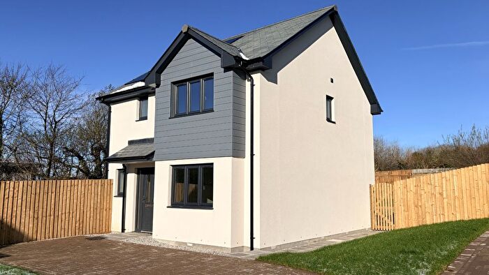 3 Bedroom Detached House For Sale In Oakwood Drive, Cornwall, PL31