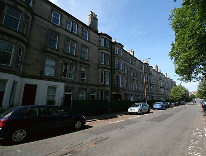 3 Bedroom Flat To Rent In Montgomery Street, Edinburgh, EH7