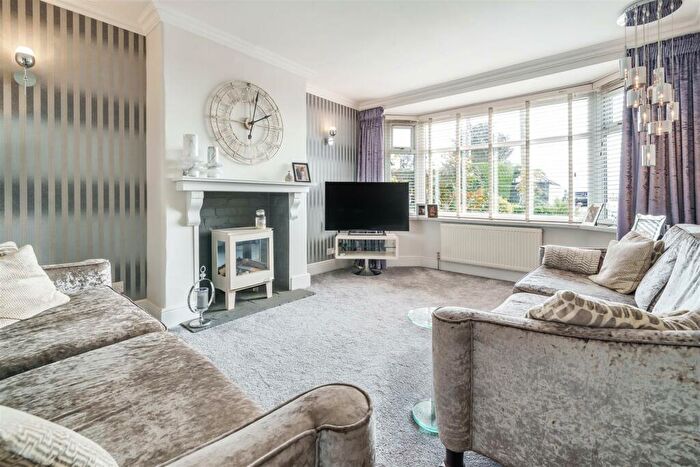 3 Bedroom Semi-Detached House For Sale In Simister Lane, Middleton, M24