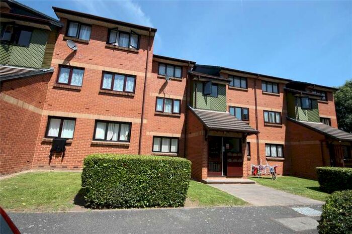 1 Bedroom Flat To Rent In Maltby Drive, Enfield, Middlesex EN1