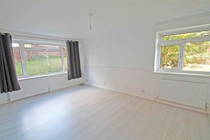 2 Bedroom Apartment To Rent In Palmeira Avenue, Hove, BN3