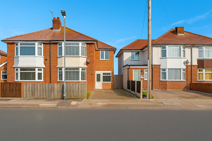 4 Bedroom Semi Detached House To Rent In Bush Avenue, Ramsgate, CT12