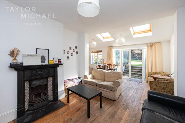 6 Bedroom End Of Terrace House To Rent In Buller Road, Brighton, BN2