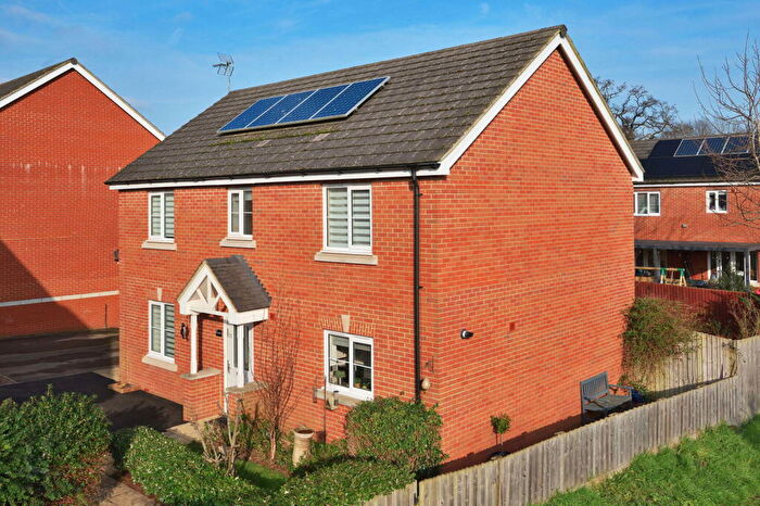 4 Bedroom Detached House For Sale In Meek Road, Newent, GL18