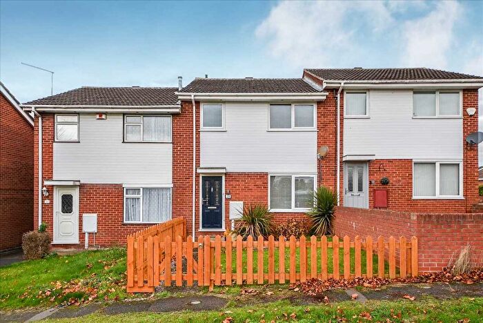 3 Bedroom Terraced House To Rent In Blaydon Walk, Wellingborough, NN8