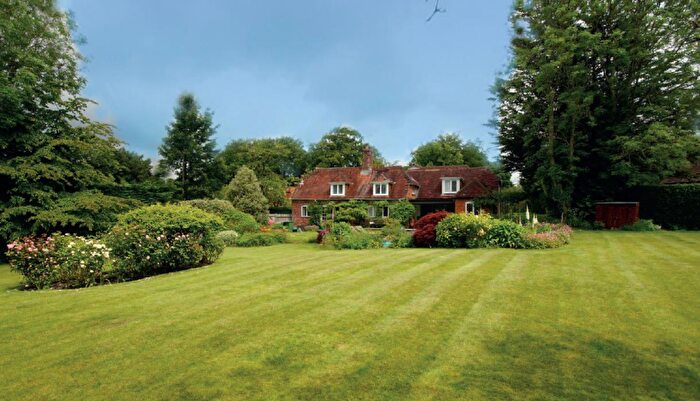 5 Bedroom Detached House To Rent In Honeycombe Cottage, GU34