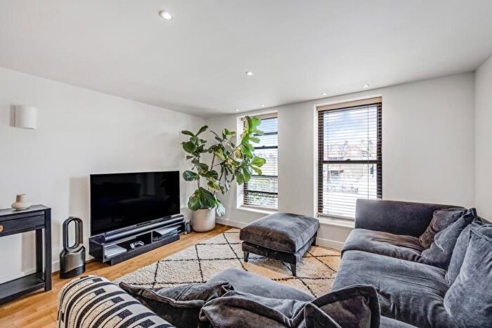 2 Bedroom Flat To Rent In Arlington Road, Camden, NW1