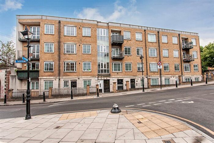 3 Bedroom Flat For Sale In Coborn Road, Mile End, E3