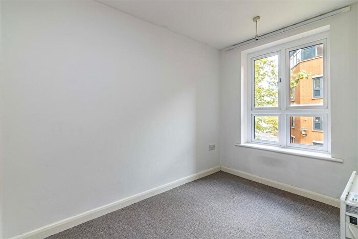 2 Bedroom House To Rent In Short Stairs, Nottingham, NG1