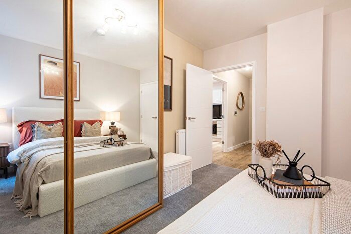 1 Bedroom Flat For Sale In North Woolwich Road, London, London, E16