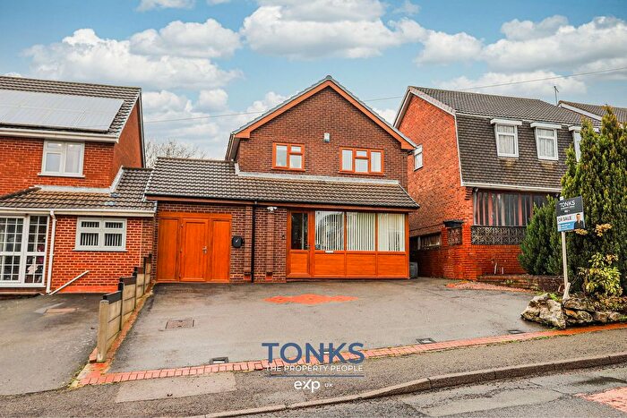 3 Bedroom Detached House For Sale In Oldnall Road, Stourbridge, DY9