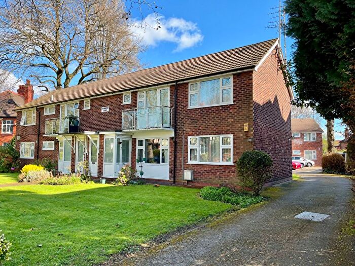2 Bedroom Flat For Sale In Holmwood Road, Didsbury, Manchester, M20