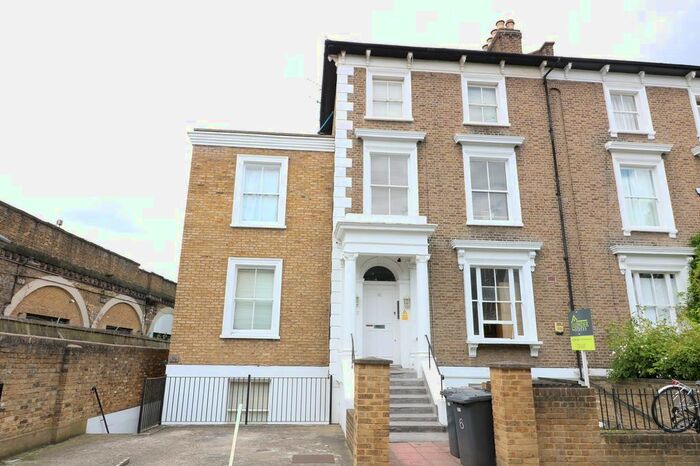 Studio To Rent In Ravenscourt Road, London, W6
