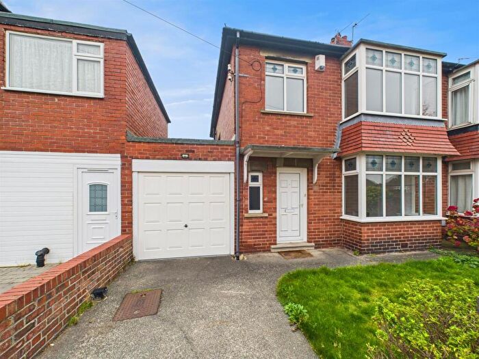 3 Bedroom Semi-Detached House To Rent In Keswick Drive, Cullercoats, NE30