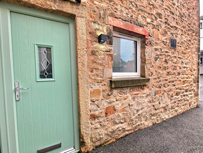 2 Bedroom Maisonette To Rent In Alfmill, Darwen, Lancashire, BB3