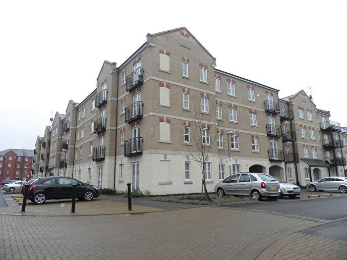 2 Bedroom Flat To Rent In Coxhill Way, Aylesbury, HP21