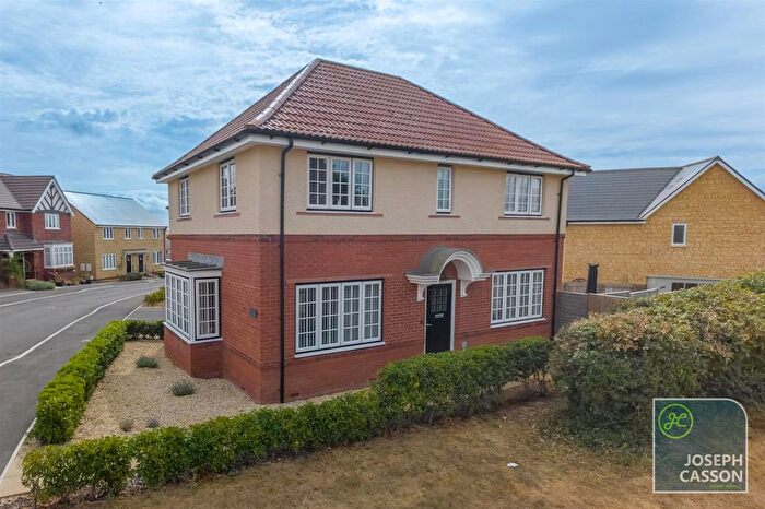 4 Bedroom Detached House For Sale In Fig Tree Crescent, Bridgwater, TA5